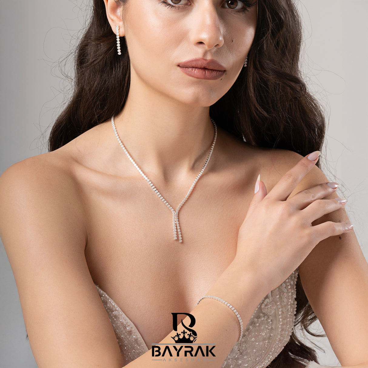 ILARIA - 165 -/ Zirkon Taşlı Su Yolu Takı Seti