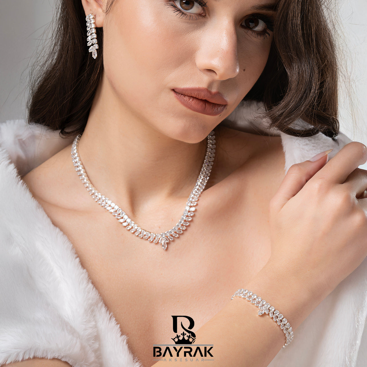 ILARIA - 630 - / Zirkon Taşlı Takı Seti