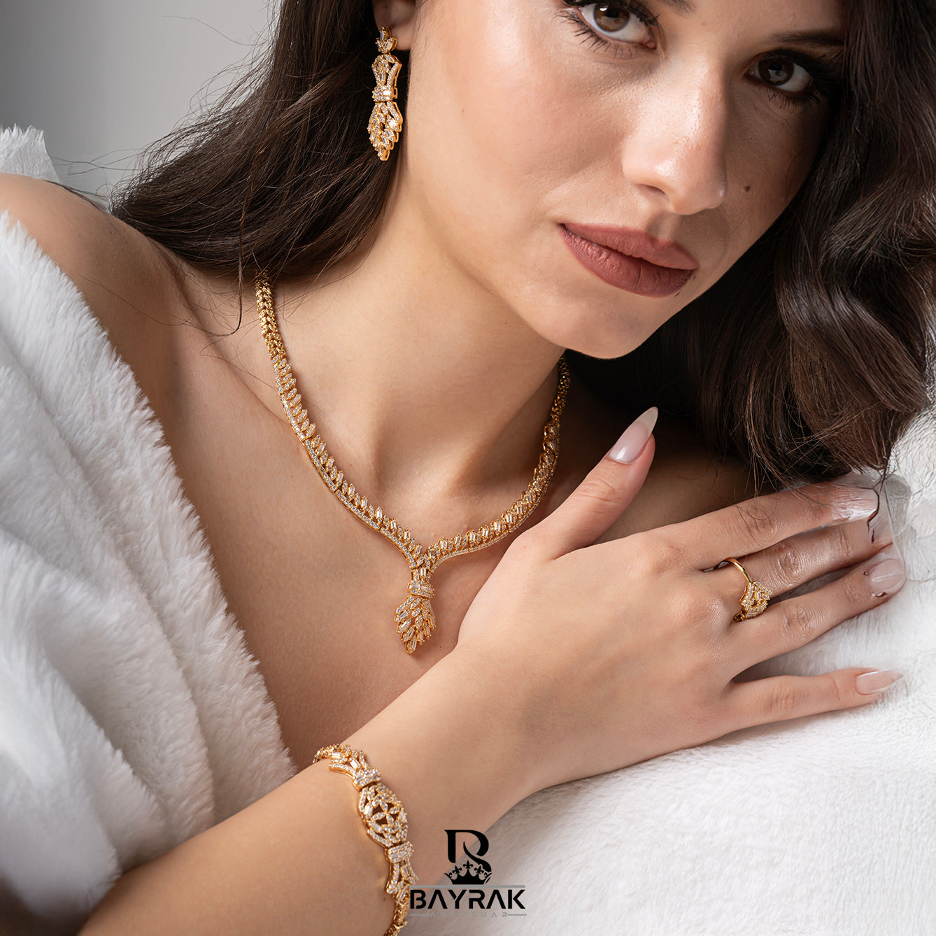 ILARIA - 865 - / Zirkon Taşlı Gold Kaplama Takı Seti