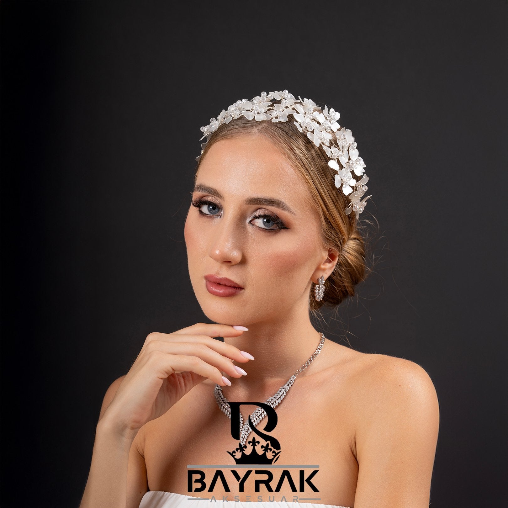 RESINA - 245 - / Pearl Hair Accessory
