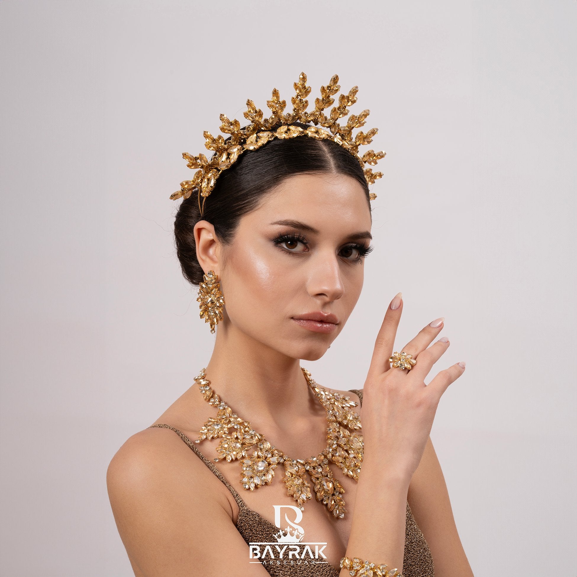 STELLA -497- / After / Henna Crown